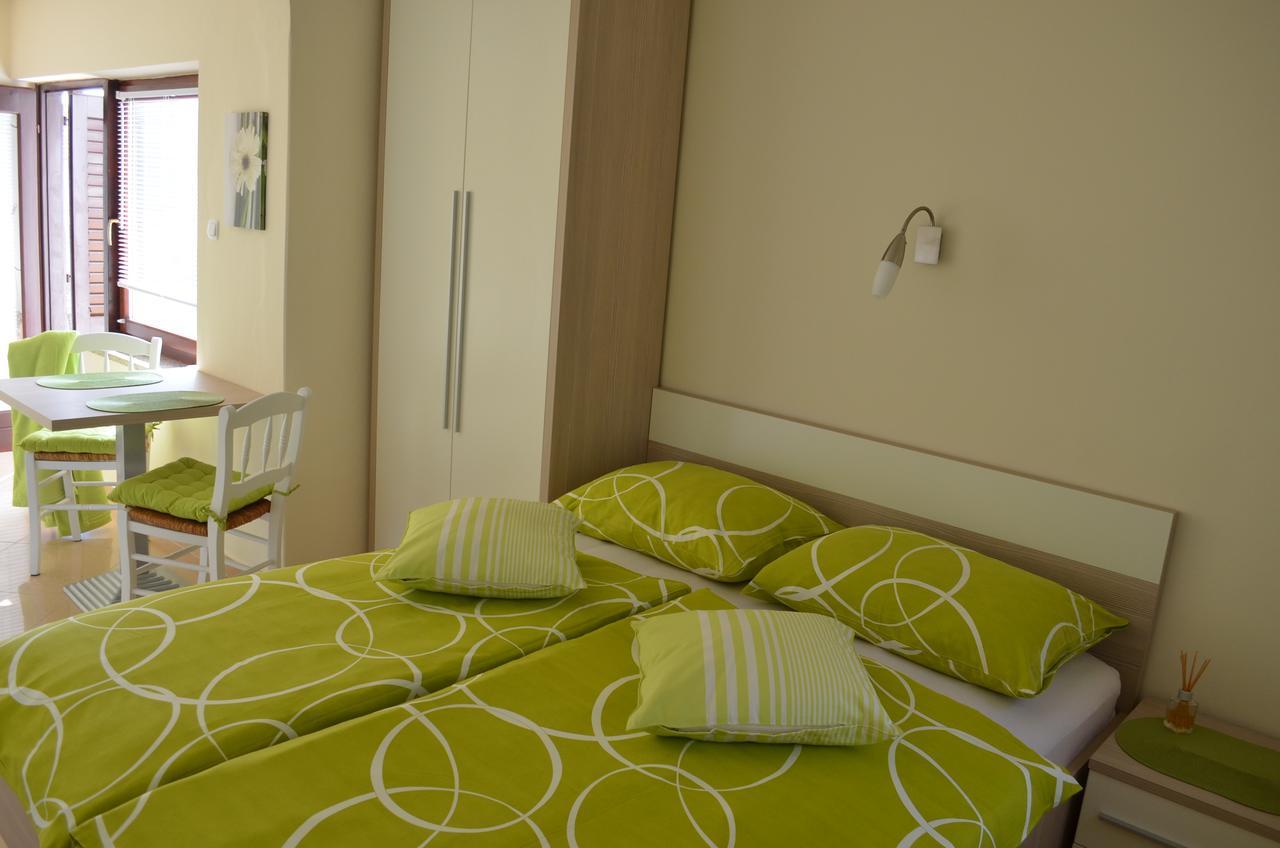 Apartments Mihalic I Baška Exterior foto