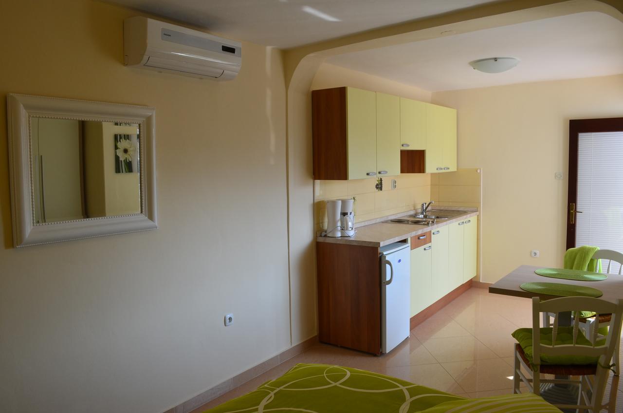 Apartments Mihalic I Baška Exterior foto